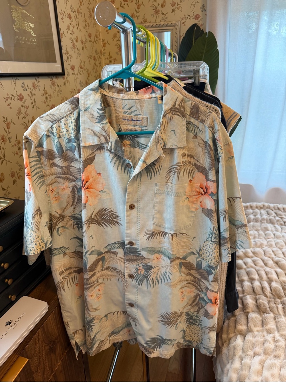 Tommy Bahama silk blend Hawaiian shirt sz L